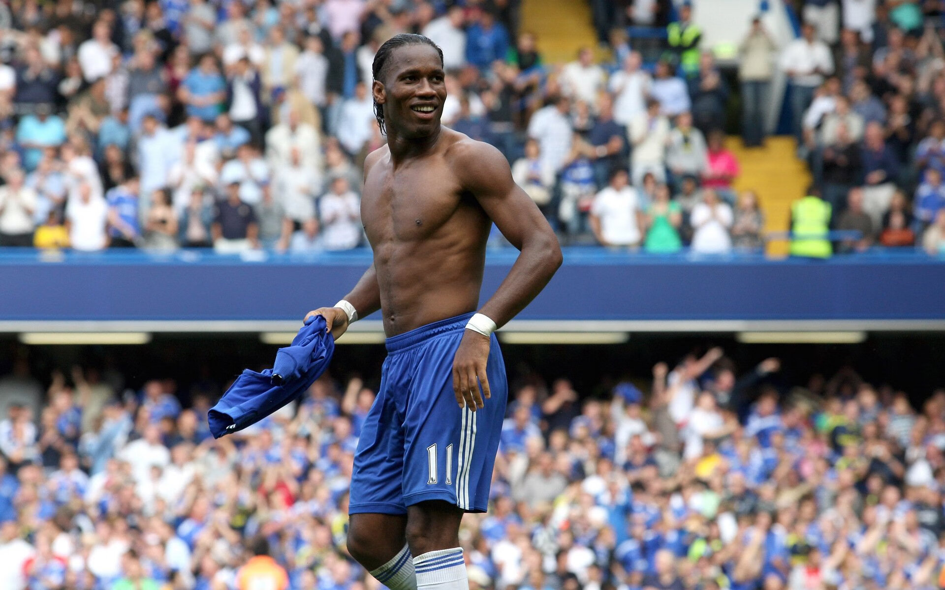 顶尖球队对阵发疯,比赛现场悬念不断,顶尖足球队