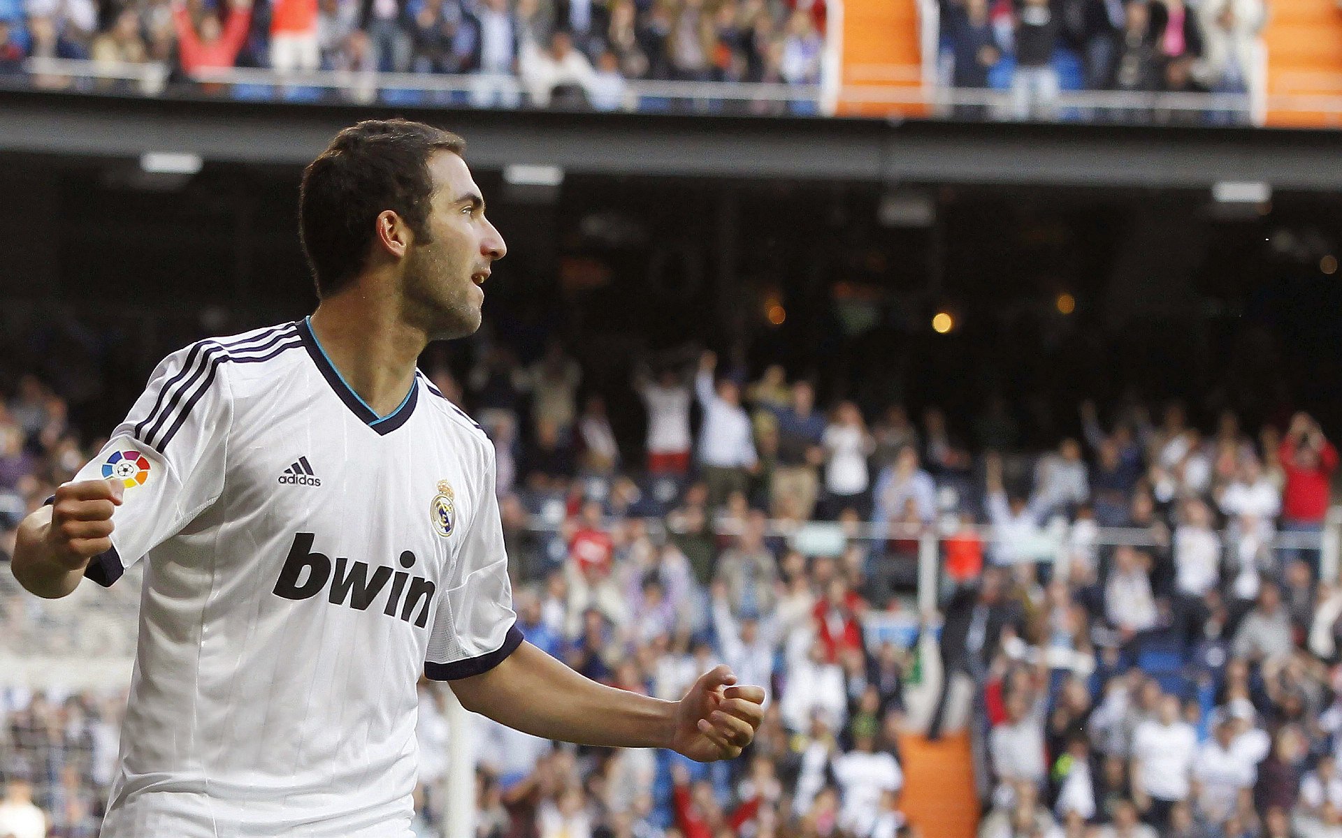 技术数据反映训练成果，对数据进行训练