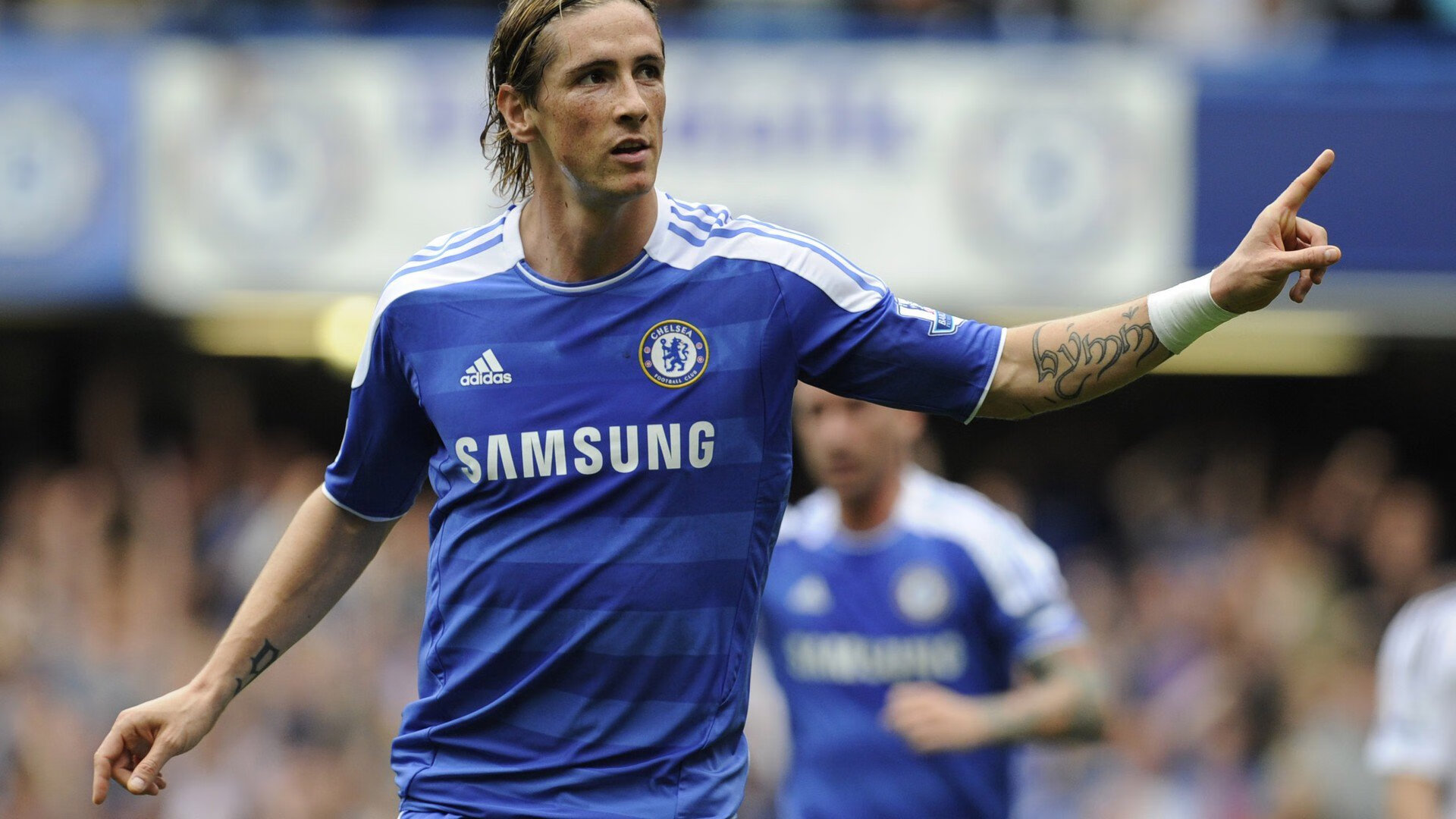 “华金·托比利亚的全能防守与快速突破，成就美洲狮队的防守核心”