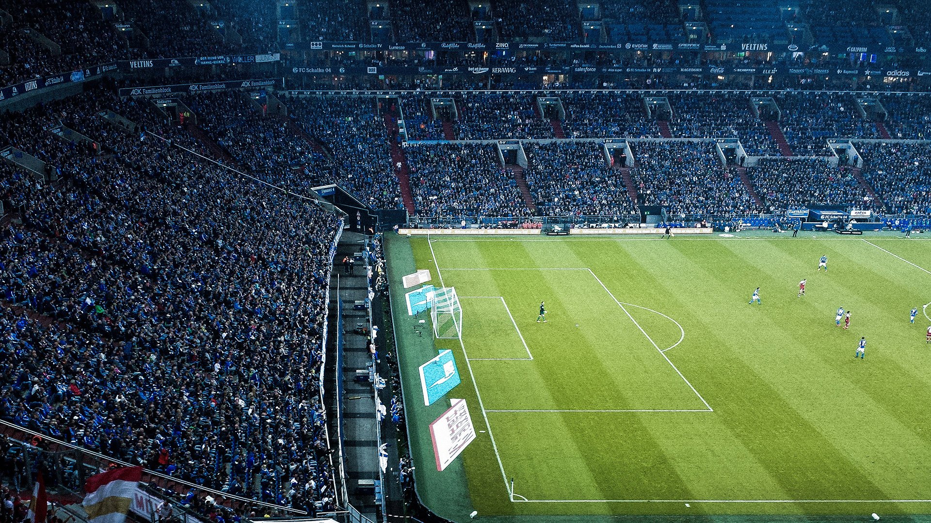 电竞行业金融环境逐步改善，融资渠道更丰富，电竞行业面临的风险